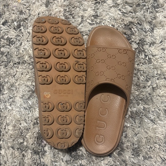 Gucci Rubber platform clogs Size 9 - Picture 7 of 15